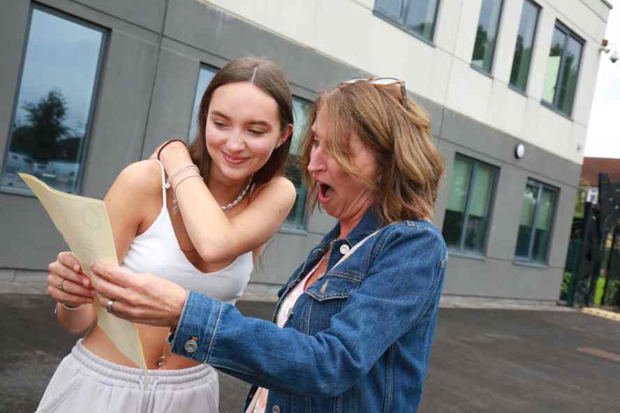 Ellesmere Park Delilah Browning and her mum.jpg
